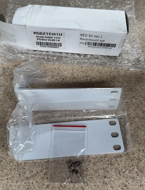 SP5101XG Sophos RED 50 Rackmount Ears (2 pcs) for 1U Units